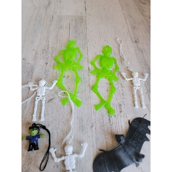 Hanging Frankenstein skeleton bat variety Halloween home decor set - Picture 5 of 9